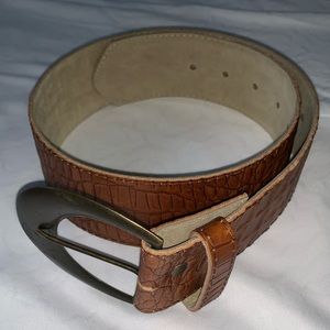 Brown alligator belt size small